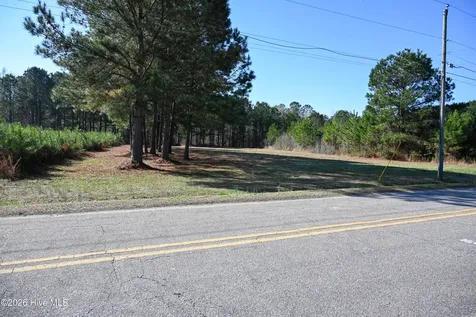 908 W 6th Street Tabor City NC 28463