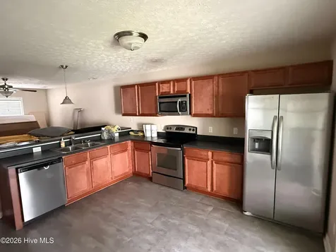 407 Falls Cove Jacksonville NC 28546