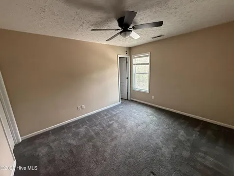 407 Falls Cove Jacksonville NC 28546