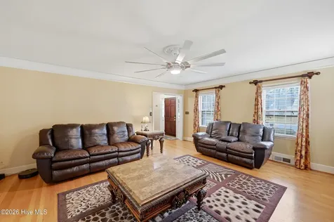 204 E College Street Whiteville NC 28472