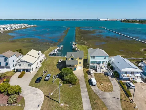1711 E Fort Macon Road Atlantic Beach NC 28512