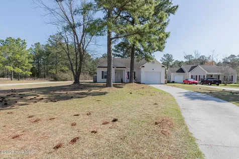 101 Boysenberry Fields Road Maple Hill NC 28454