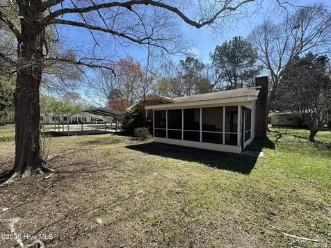 14880 Phillips Drive Laurinburg NC 28352