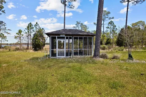 15 Paradox Point Drive Aurora NC 27806