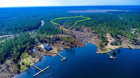 15 Paradox Point Drive Aurora NC 27806