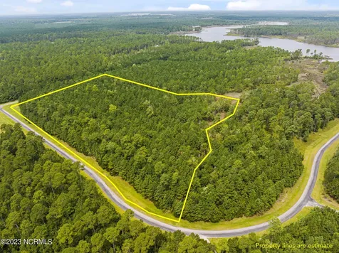 15 Paradox Point Drive Aurora NC 27806