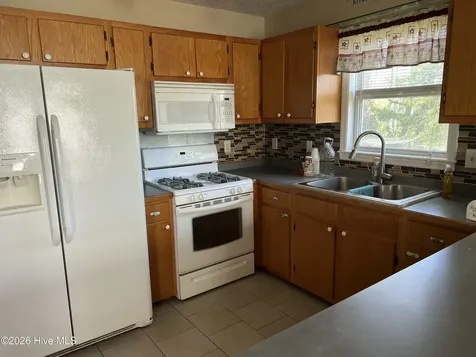 109 Ashley Lane Beaufort NC 28516