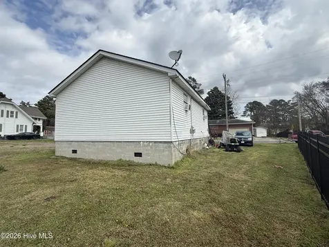 907 S Martin Luther King Junior Drive Elizabeth City NC 27909