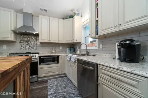 330 Cape Lookout Loop Emerald Isle NC 28594