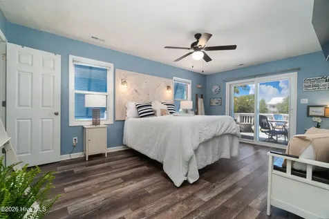 330 Cape Lookout Loop Emerald Isle NC 28594