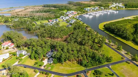 88 Oyster Point Road Oriental NC 28571