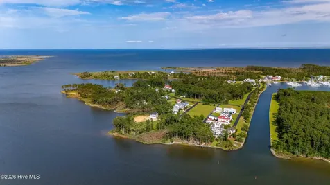 88 Oyster Point Road Oriental NC 28571