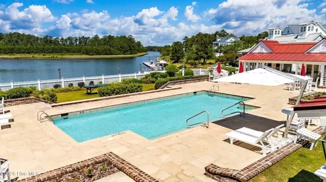 88 Oyster Point Road Oriental NC 28571
