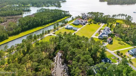 88 Oyster Point Road Oriental NC 28571