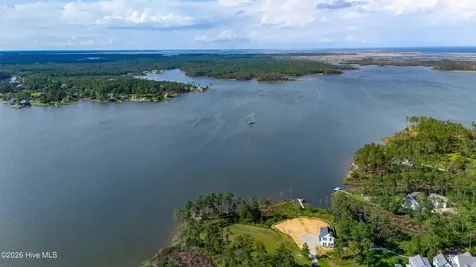 88 Oyster Point Road Oriental NC 28571
