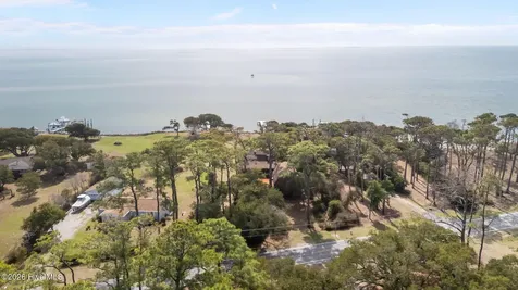 568 Seashore Drive Atlantic NC 28511