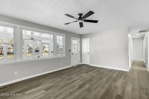 61 Dixie Trail Jacksonville NC 28546