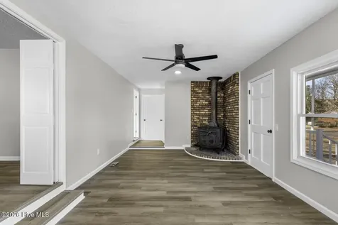 61 Dixie Trail Jacksonville NC 28546