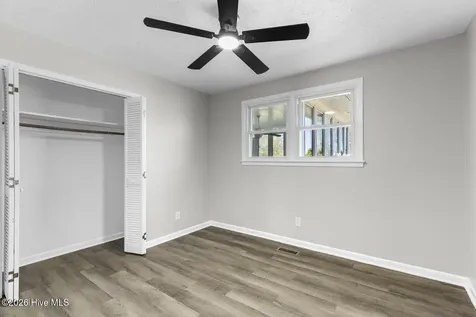 61 Dixie Trail Jacksonville NC 28546