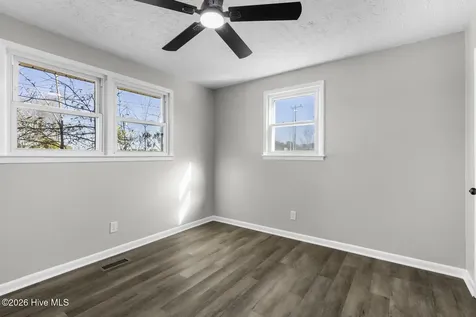 61 Dixie Trail Jacksonville NC 28546