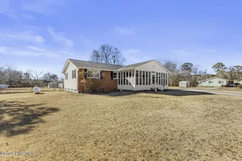 61 Dixie Trail Jacksonville NC 28546