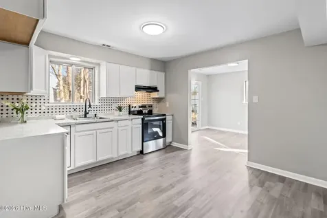 214 Kerry Court Jacksonville NC 28546