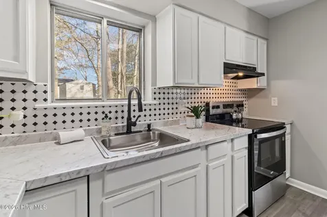 214 Kerry Court Jacksonville NC 28546