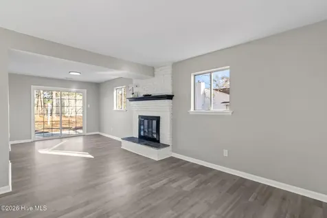 214 Kerry Court Jacksonville NC 28546