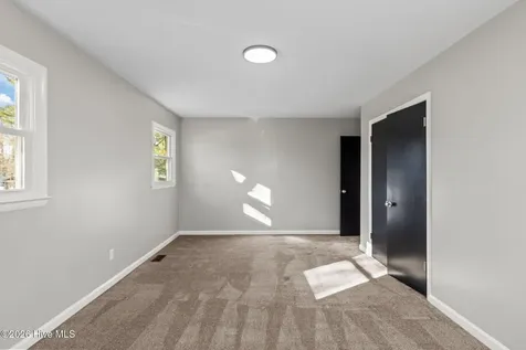 214 Kerry Court Jacksonville NC 28546