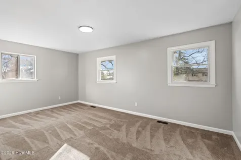 214 Kerry Court Jacksonville NC 28546