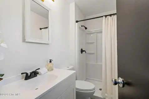 214 Kerry Court Jacksonville NC 28546