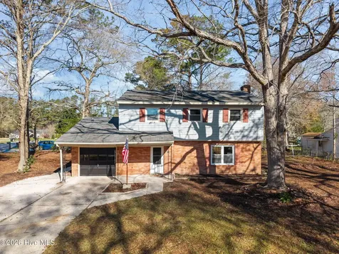 214 Kerry Court Jacksonville NC 28546