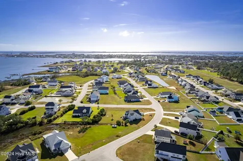 1602 Mainsail Road Morehead City NC 28557