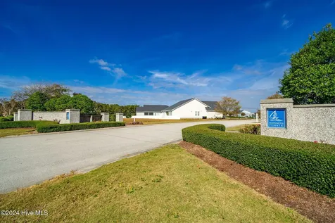 1602 Mainsail Road Morehead City NC 28557