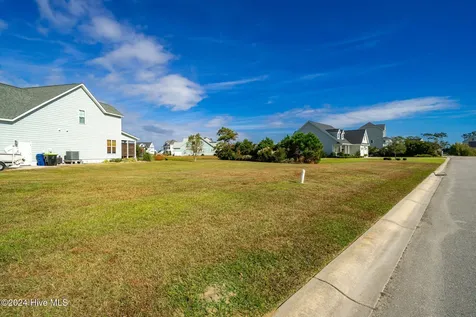 1602 Mainsail Road Morehead City NC 28557