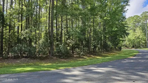 100 Arnetta Way N Oriental NC 28571