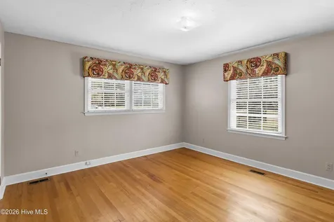 129 Pineland Avenue Mount Olive NC 28365