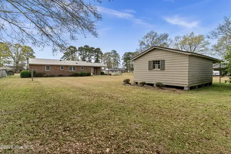 129 Pineland Avenue Mount Olive NC 28365