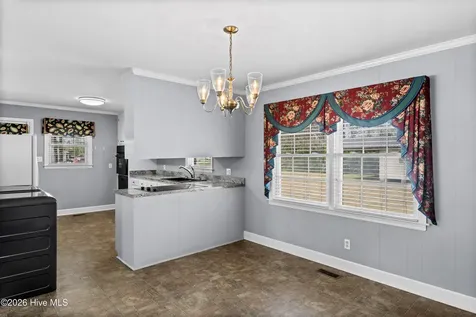 129 Pineland Avenue Mount Olive NC 28365