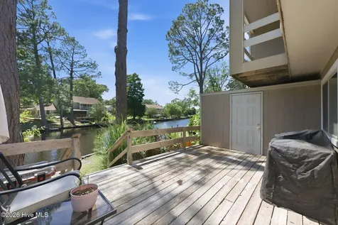 165 Quarterdeck New Bern NC 28562