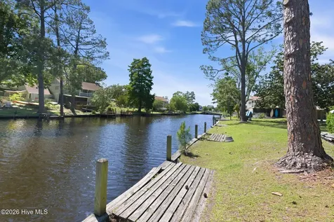 165 Quarterdeck New Bern NC 28562