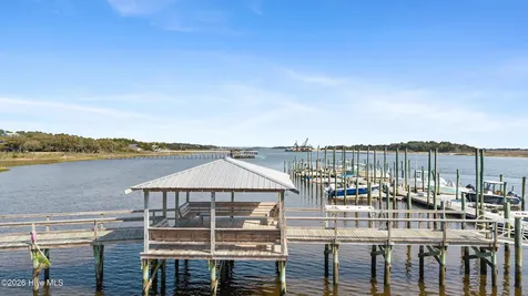909 Cobia Lane Wilmington NC 28409