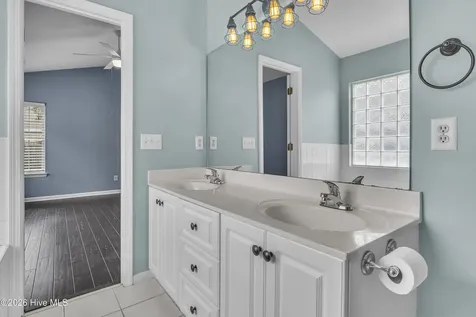 4900 Merlot Court Wilmington NC 28409