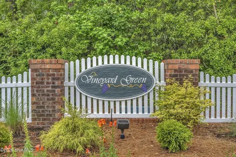 4900 Merlot Court Wilmington NC 28409
