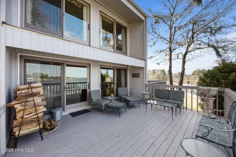 19 Batts Hill Road New Bern NC 28562