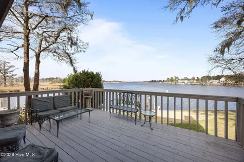 19 Batts Hill Road New Bern NC 28562