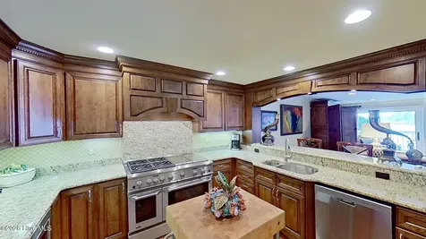 19 Batts Hill Road New Bern NC 28562