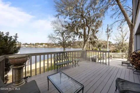 19 Batts Hill Road New Bern NC 28562