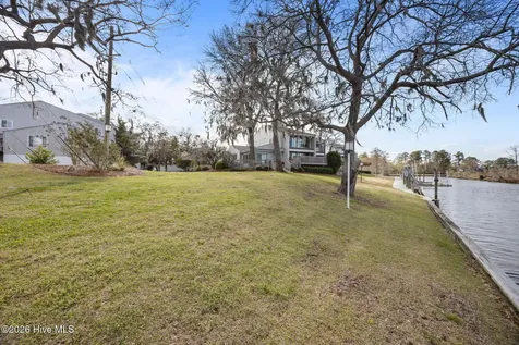 19 Batts Hill Road New Bern NC 28562