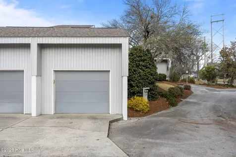 19 Batts Hill Road New Bern NC 28562